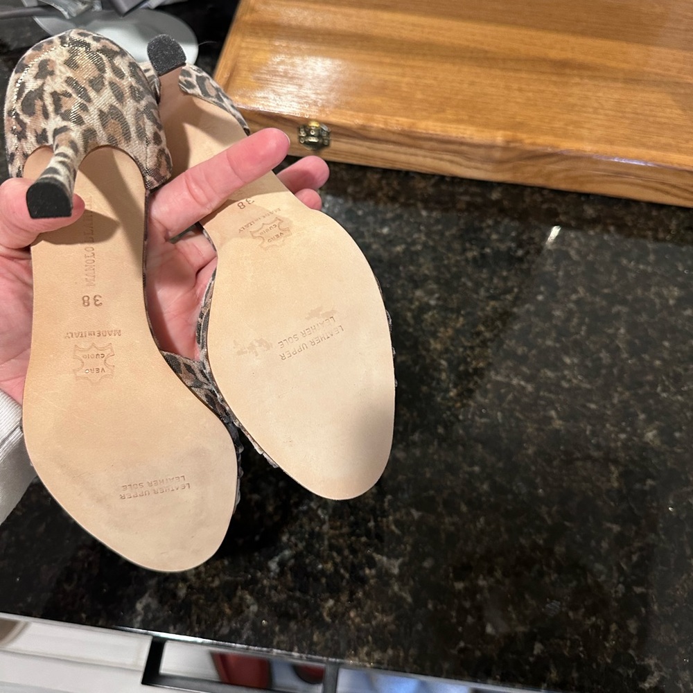 Leopard Manolo Blahnik - Picture 4 of 5